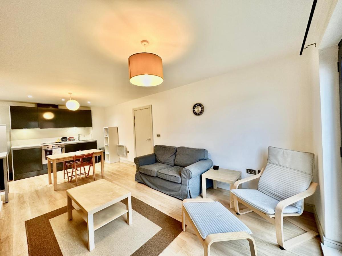 Cosy Canal View Apartment Cardiff Bay Extérieur photo