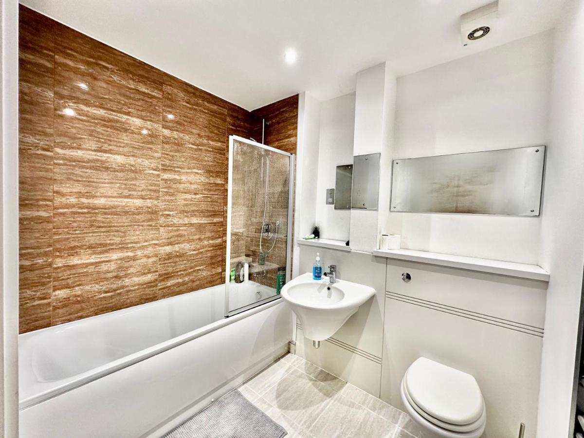 Cosy Canal View Apartment Cardiff Bay Extérieur photo